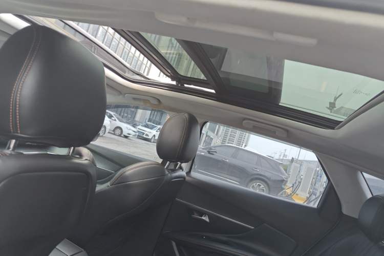 Used Peugeot 4008 2017 350THP Elite Edition Headliner