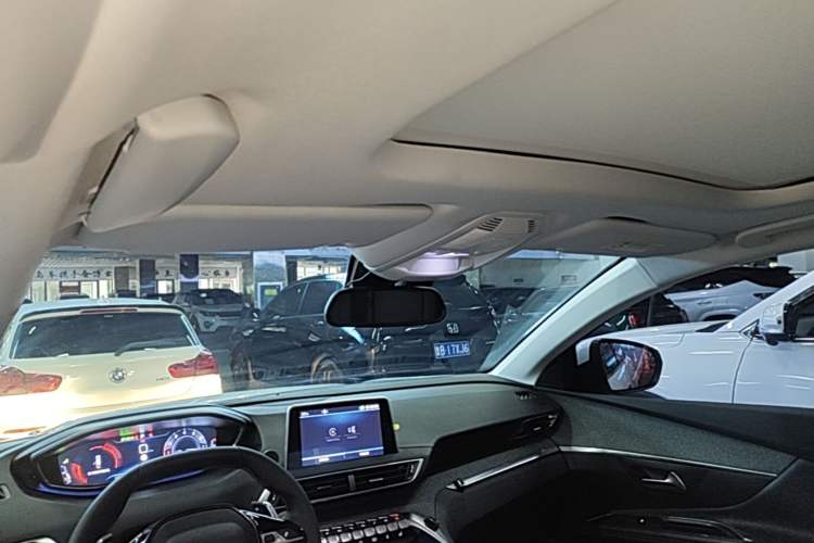 Used Peugeot 4008 2017 350THP Luxury Edition Headliner