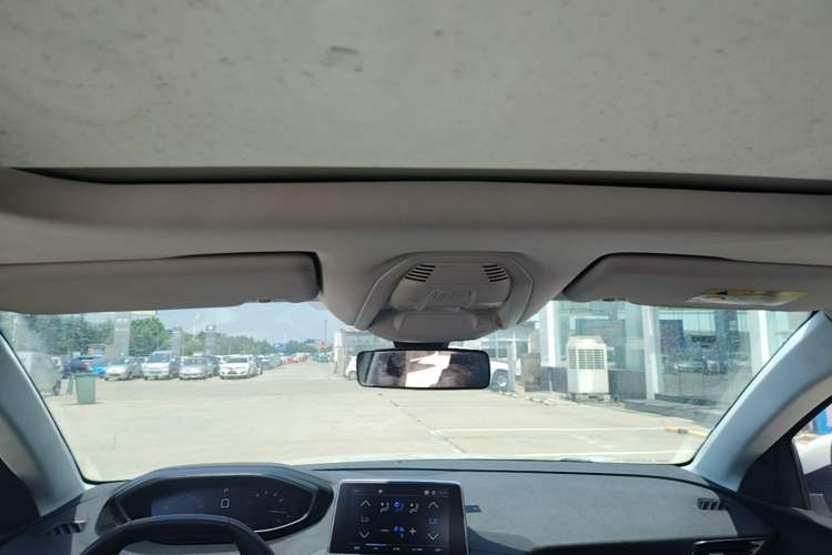 Used Peugeot 4008 2017 350THP Elite Edition Headliner