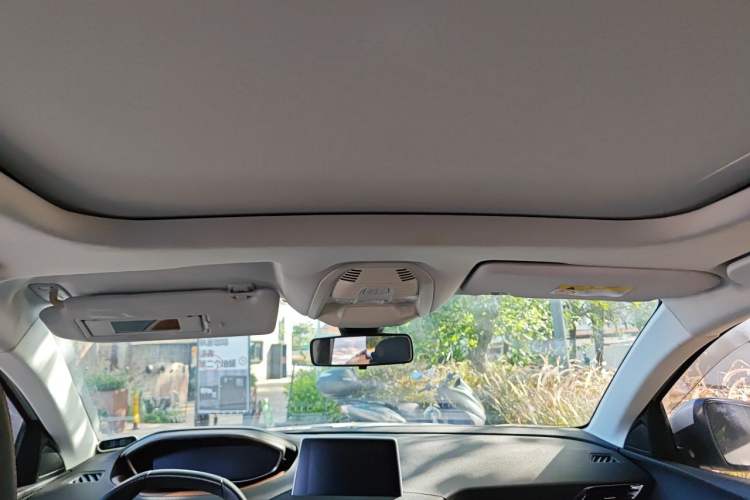 Used Peugeot 4008 2017 350THP Elite Edition Headliner