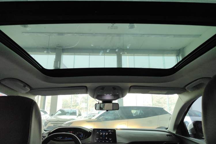 Used Peugeot 4008 2017 350THP Elite Edition Headliner