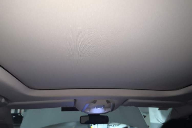Used Peugeot 4008 2017 350THP Elite Edition Headliner