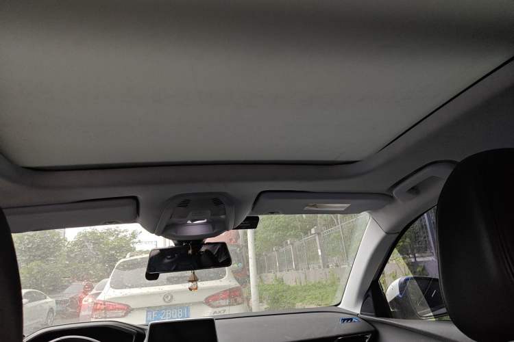 Used Peugeot 4008 2017 350THP Elite Edition Headliner