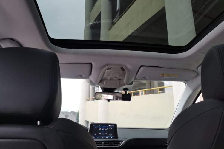 Used Peugeot 4008 2017 350THP Elite Edition Headliner
