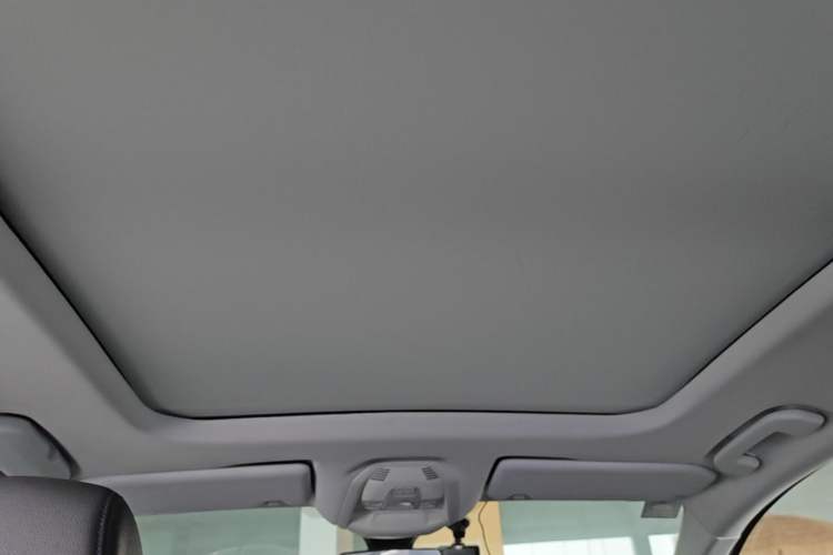 Used Peugeot 4008 2017 350THP Elite Edition Headliner