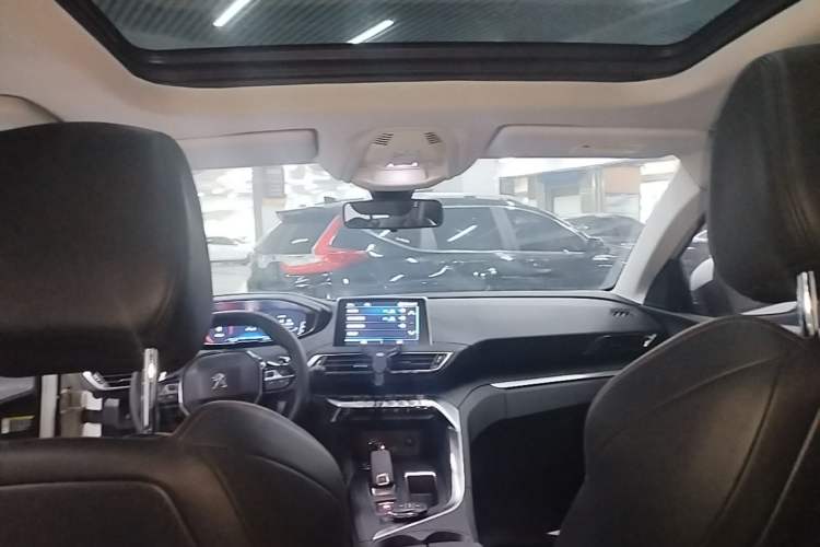 Used Peugeot 4008 2017 350THP Elite Edition Headliner