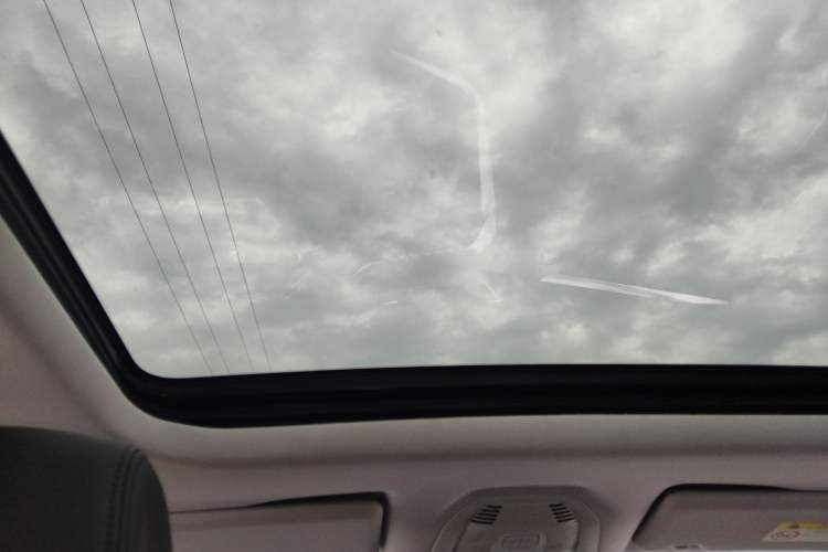 Used Peugeot 4008 2017 350THP Elite Edition Headliner