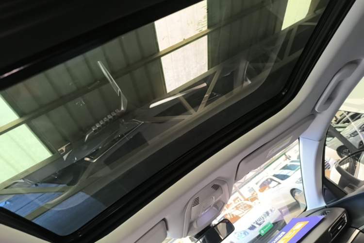 Used Peugeot 4008 2017 350THP Elite Edition Headliner