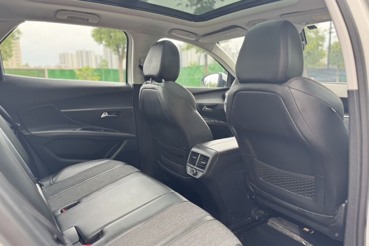 Used Peugeot 4008 2017 350THP Elite Edition Interior 1