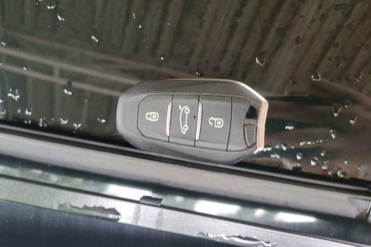 Used Peugeot 4008 2017 350THP Elite Edition Interior 1