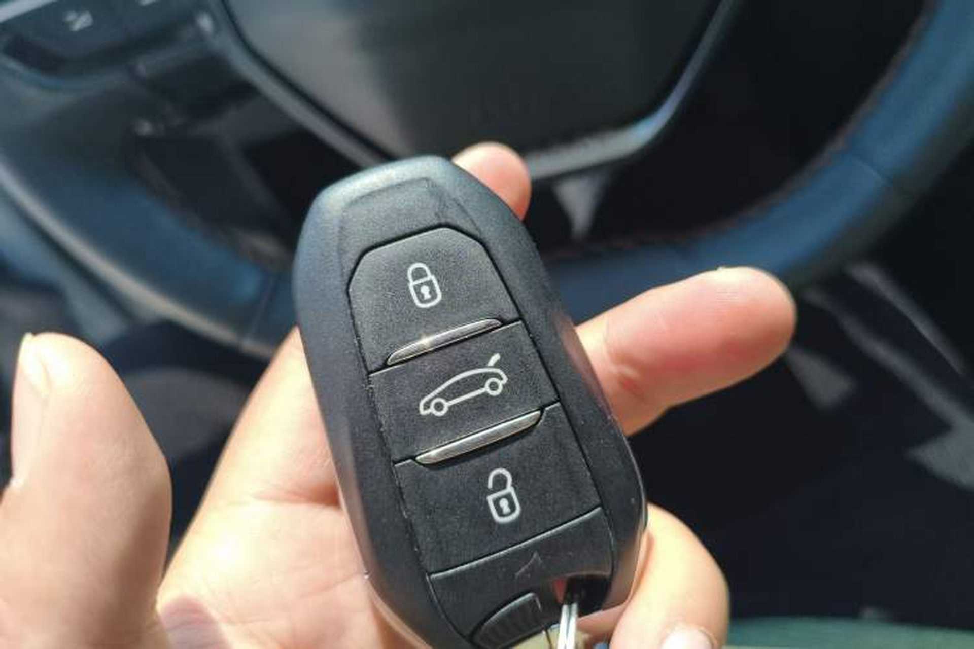 Used Peugeot 4008 2017 350THP Elite Edition Interior 1