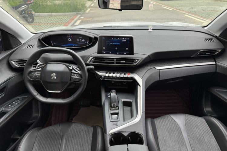 Used Peugeot 4008 2017 350THP Elite Edition Interior 2