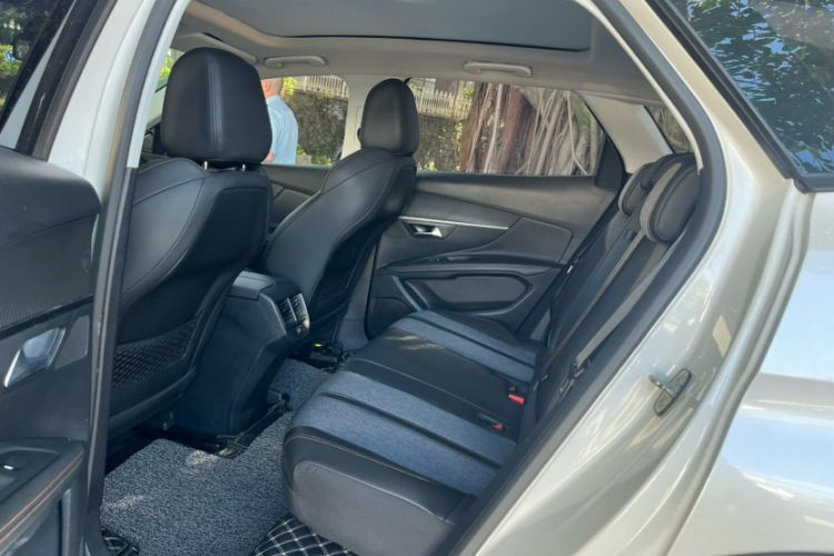 Used Peugeot 4008 2017 350THP Elite Edition Interior 2
