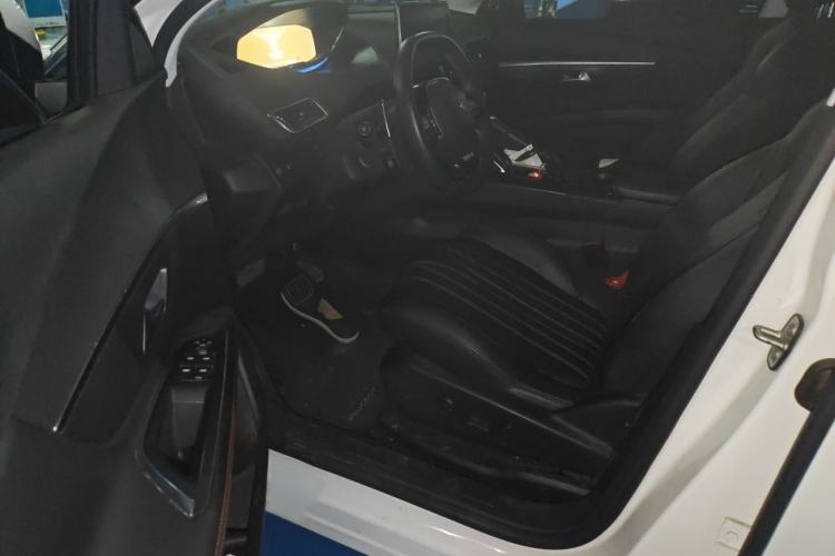 Used Peugeot 4008 2017 350THP Elite Edition Interior 3