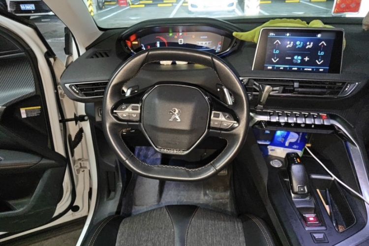 Used Peugeot 4008 2017 350THP Elite Edition Interior 3