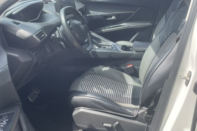 Used Peugeot 4008 2017 350THP Elite Edition Interior 3