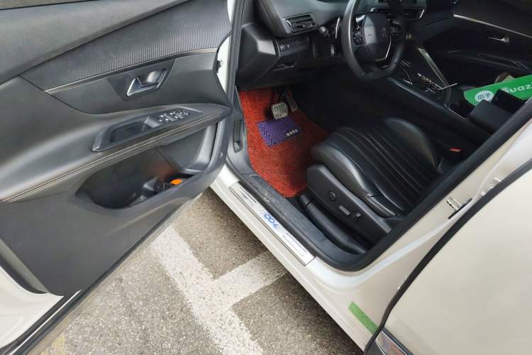 Used Peugeot 4008 2017 350THP Elite Edition Interior 3