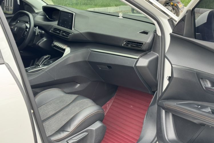 Used Peugeot 4008 2017 350THP Elite Edition Interior 8