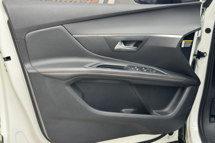 Used Peugeot 4008 2017 350THP Elite Edition Interior 9