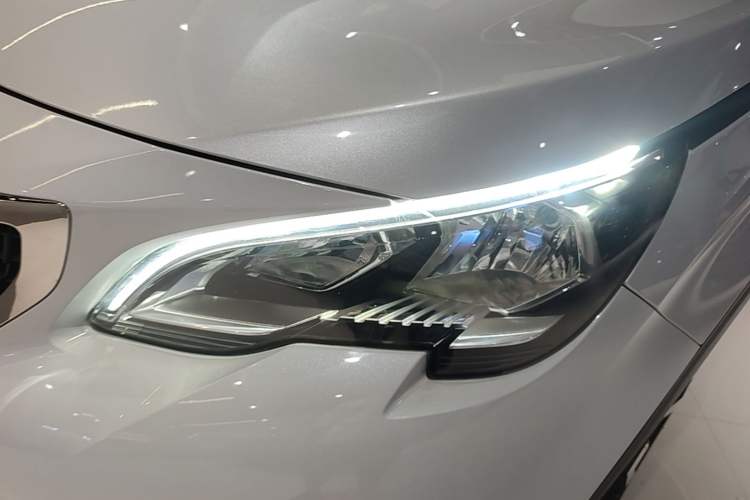 Used Peugeot 4008 2017 350THP Elite Edition Left Front Headlight