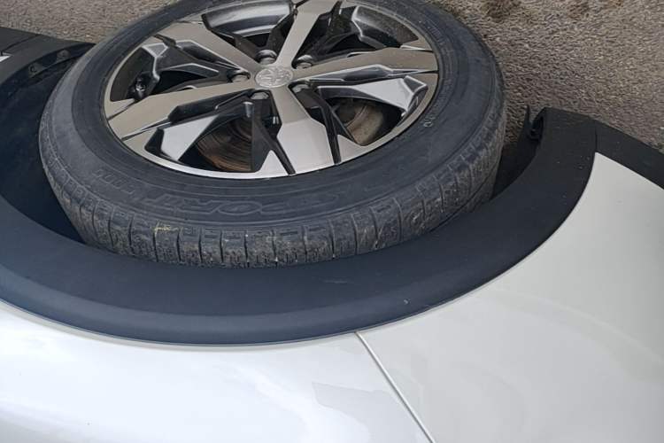 Used Peugeot 4008 2017 350THP Elite Edition Left Front Wheel Hub