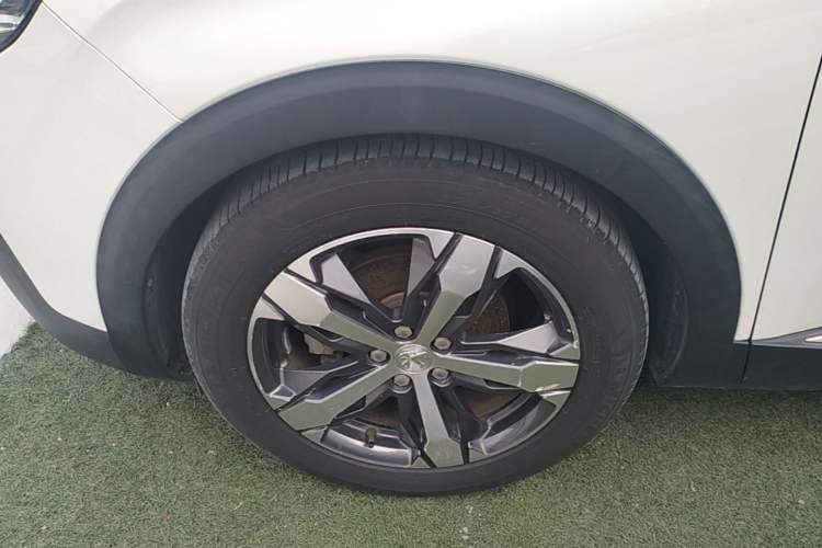 Used Peugeot 4008 2017 350THP Elite Edition Left Front Wheel Hub