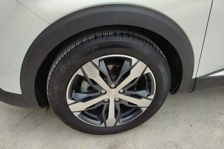 Used Peugeot 4008 2017 350THP Elite Edition Left Front Wheel Hub