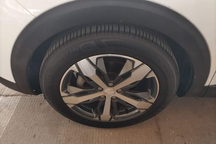 Used Peugeot 4008 2017 350THP Elite Edition Left Front Wheel Hub