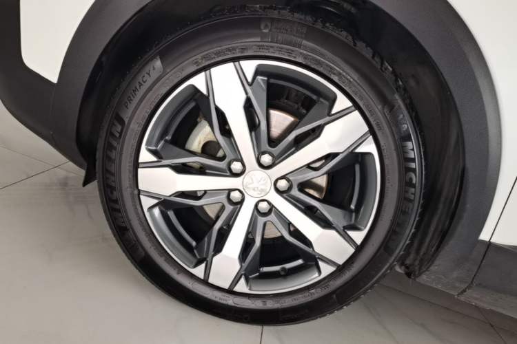 Used Peugeot 4008 2017 350THP Elite Edition Left Front Wheel Hub