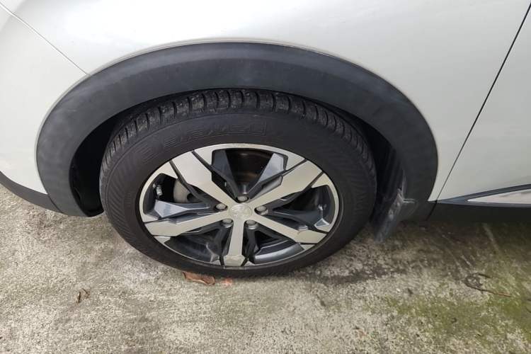 Used Peugeot 4008 2017 350THP Elite Edition Left Front Wheel Hub