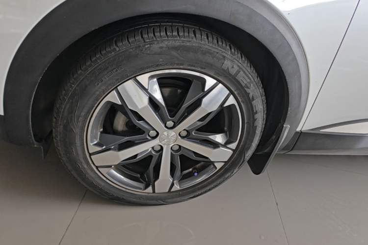 Used Peugeot 4008 2017 350THP Elite Edition Left Front Wheel Hub