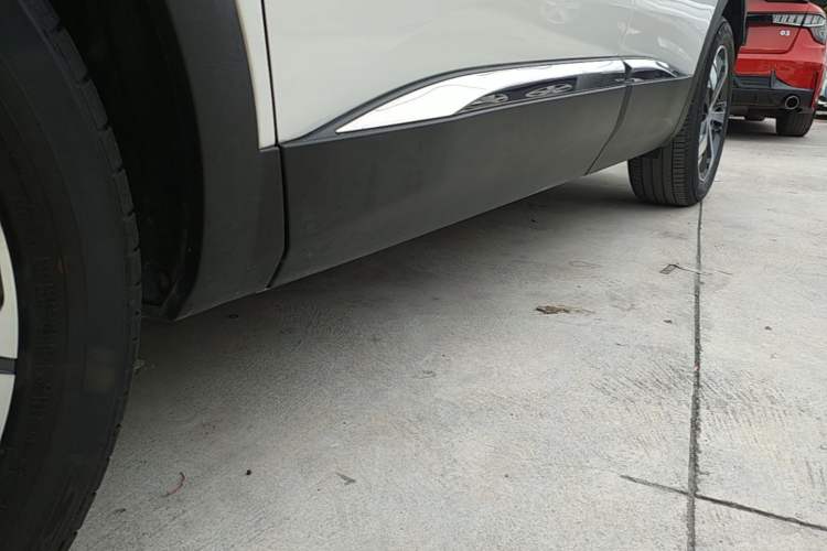 Used Peugeot 4008 2017 350THP Elite Edition Left Side Sill