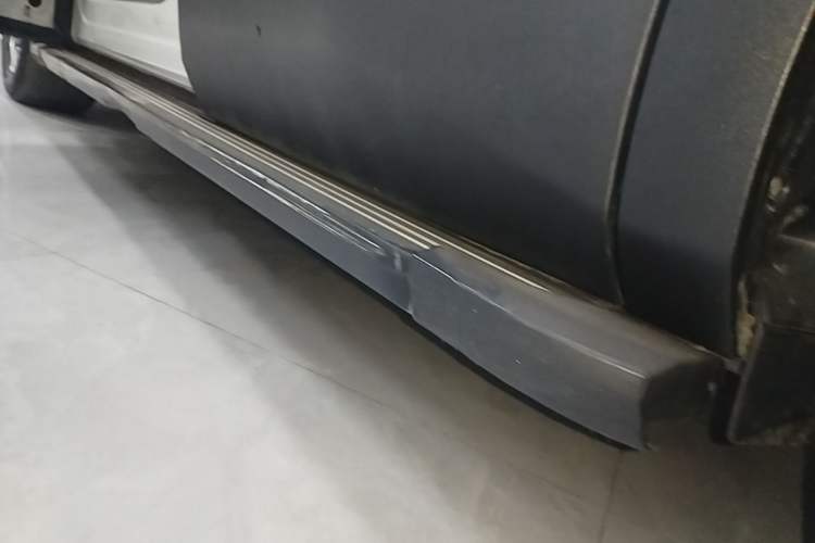 Used Peugeot 4008 2017 350THP Elite Edition Left Side Sill
