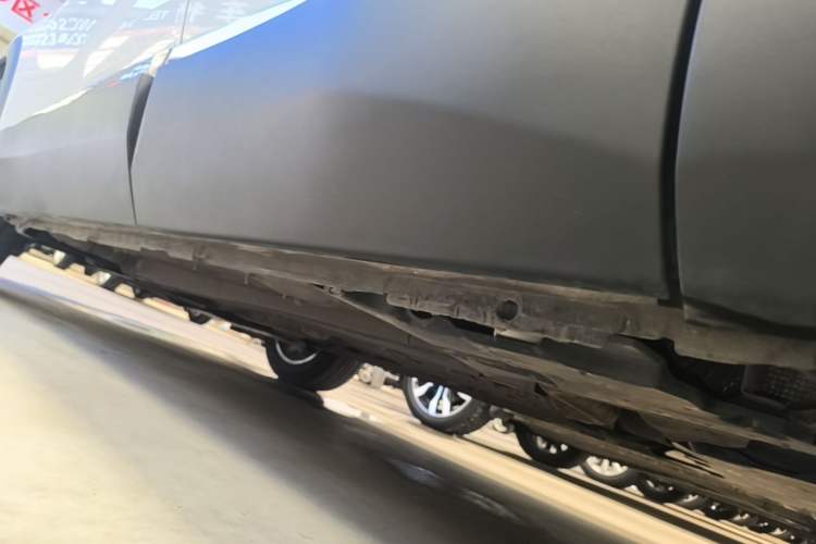 Used Peugeot 4008 2017 350THP Elite Edition Left Side Sill