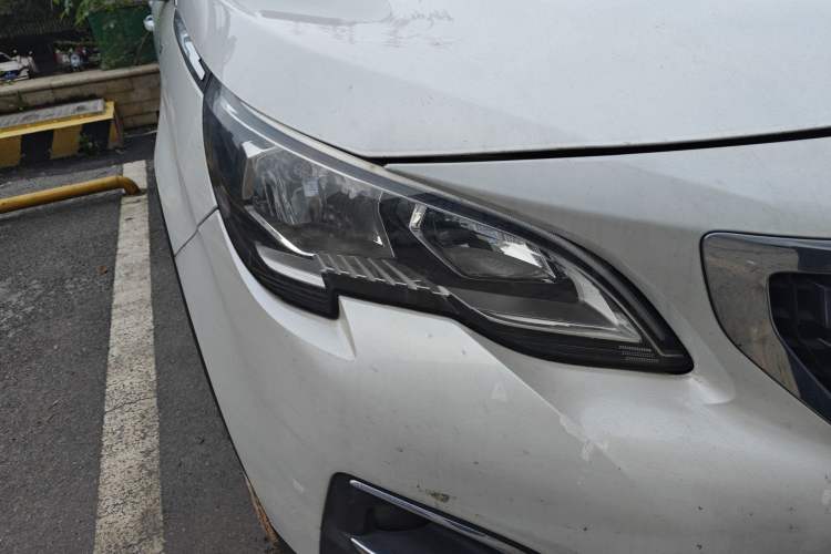 Used Peugeot 4008 2017 350THP Elite Edition Right Front Headlight