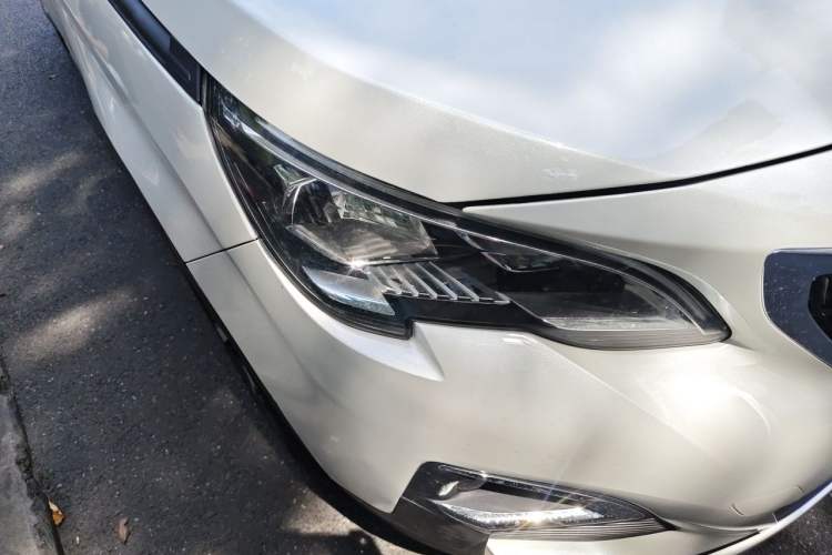 Used Peugeot 4008 2017 350THP Elite Edition Right Front Headlight