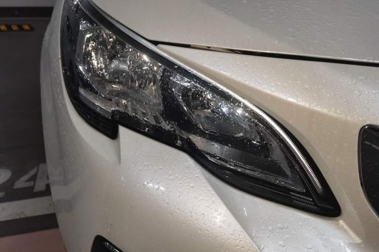 Used Peugeot 4008 2017 350THP Elite Edition Right Front Headlight