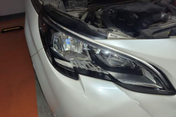 Used Peugeot 4008 2017 350THP Luxury Edition Right Front Headlight