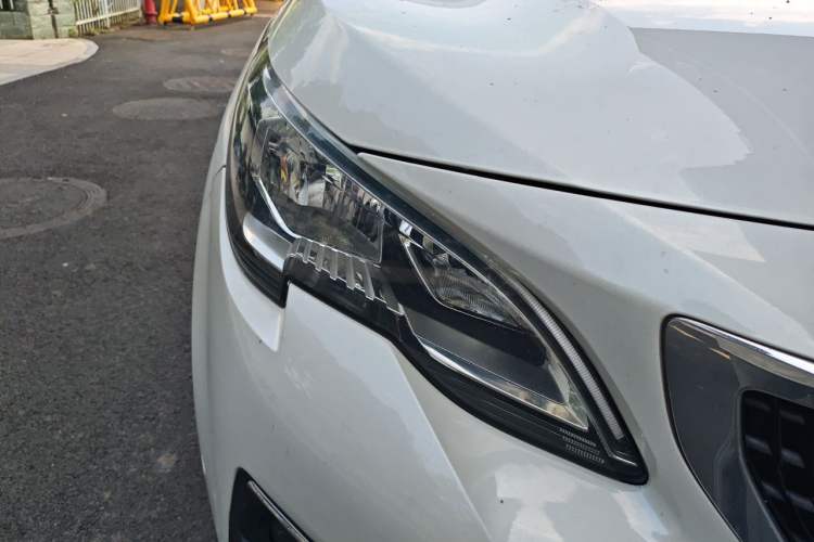 Used Peugeot 4008 2017 350THP Luxury Edition Right Front Headlight