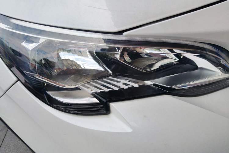 Used Peugeot 4008 2017 350THP Elite Edition Right Front Headlight