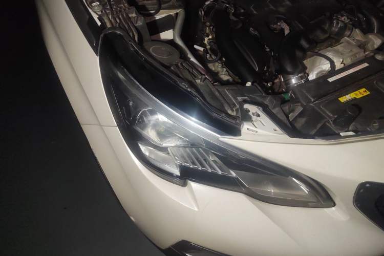 Used Peugeot 4008 2017 350THP Luxury Edition Right Front Headlight