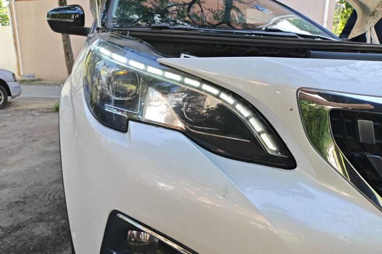 Used Peugeot 4008 2017 350THP Luxury Edition Right Front Headlight
