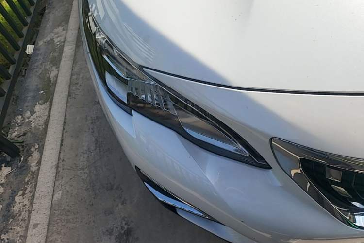 Used Peugeot 4008 2017 350THP Elite Edition Right Front Headlight