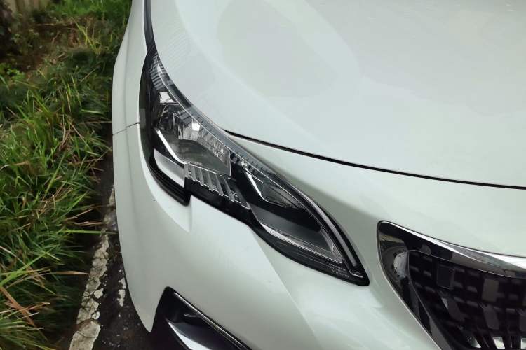 Used Peugeot 4008 2017 380THP Elite Edition Right Front Headlight