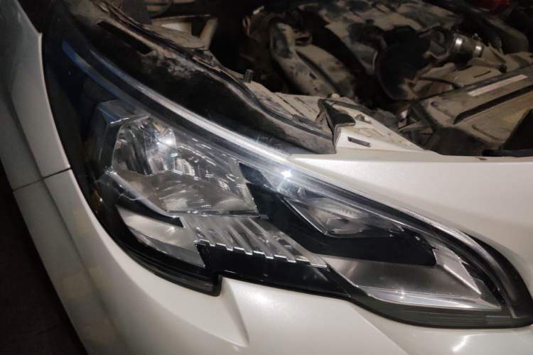 Used Peugeot 4008 2017 350THP Elite Edition Right Front Headlight