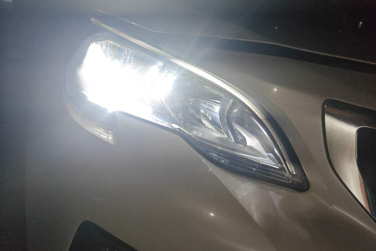 Used Peugeot 4008 2017 350THP Elite Edition Right Front Headlight