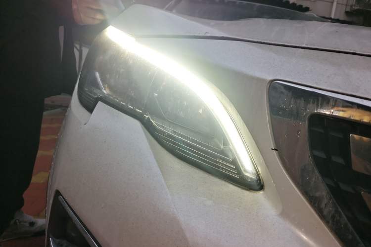 Used Peugeot 4008 2017 350THP Elite Edition Right Front Headlight