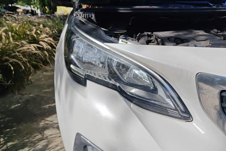 Used Peugeot 4008 2017 350THP Elite Edition Right Front Headlight