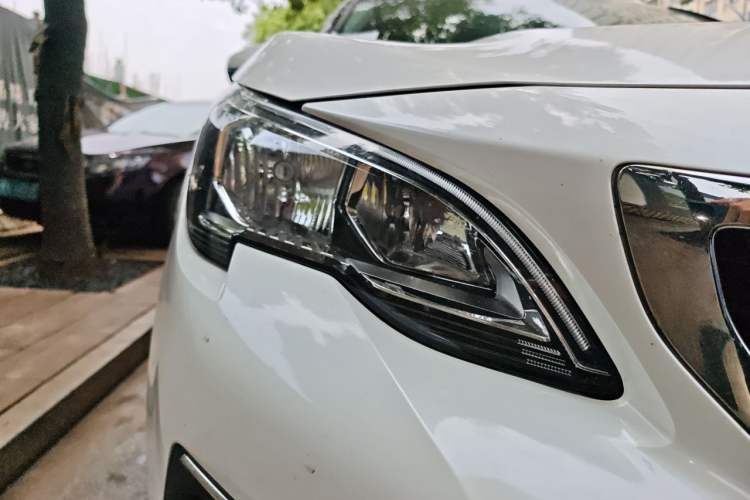 Used Peugeot 4008 2017 350THP Elite Edition Right Front Headlight
