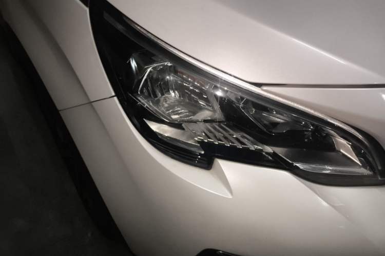 Used Peugeot 4008 2017 350THP Elite Edition Right Front Headlight
